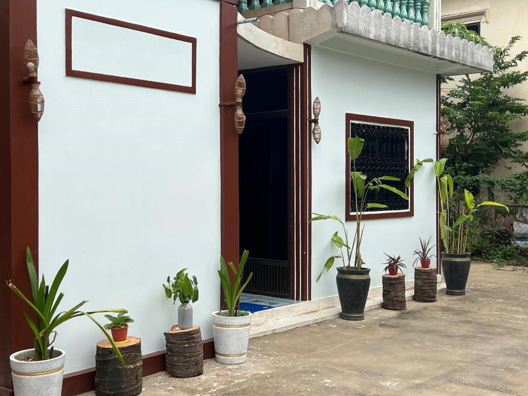 Lotus Blanc Homestay Villa Баттамбанг Экстерьер фото