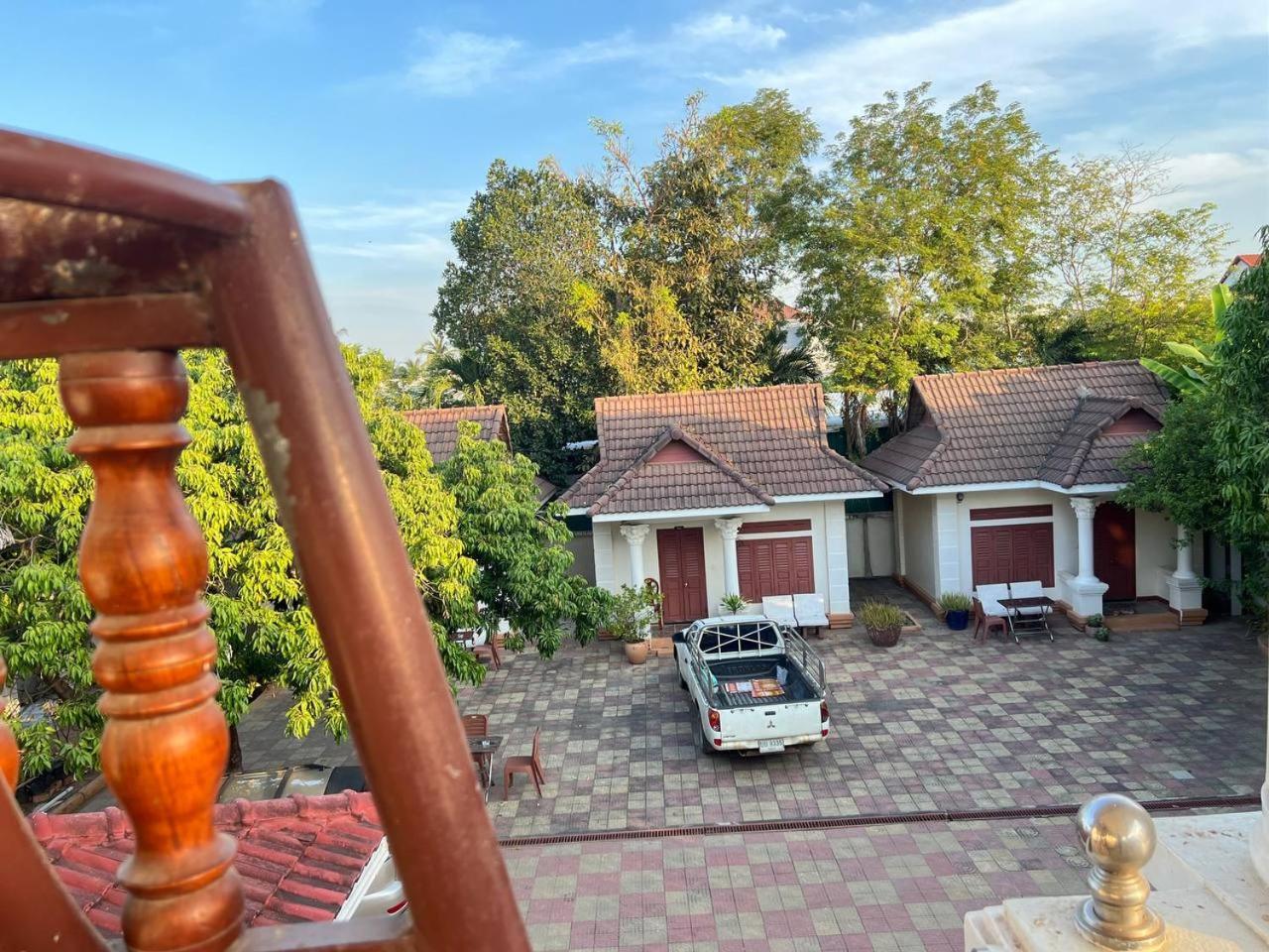 Lotus Blanc Homestay Villa Баттамбанг Экстерьер фото