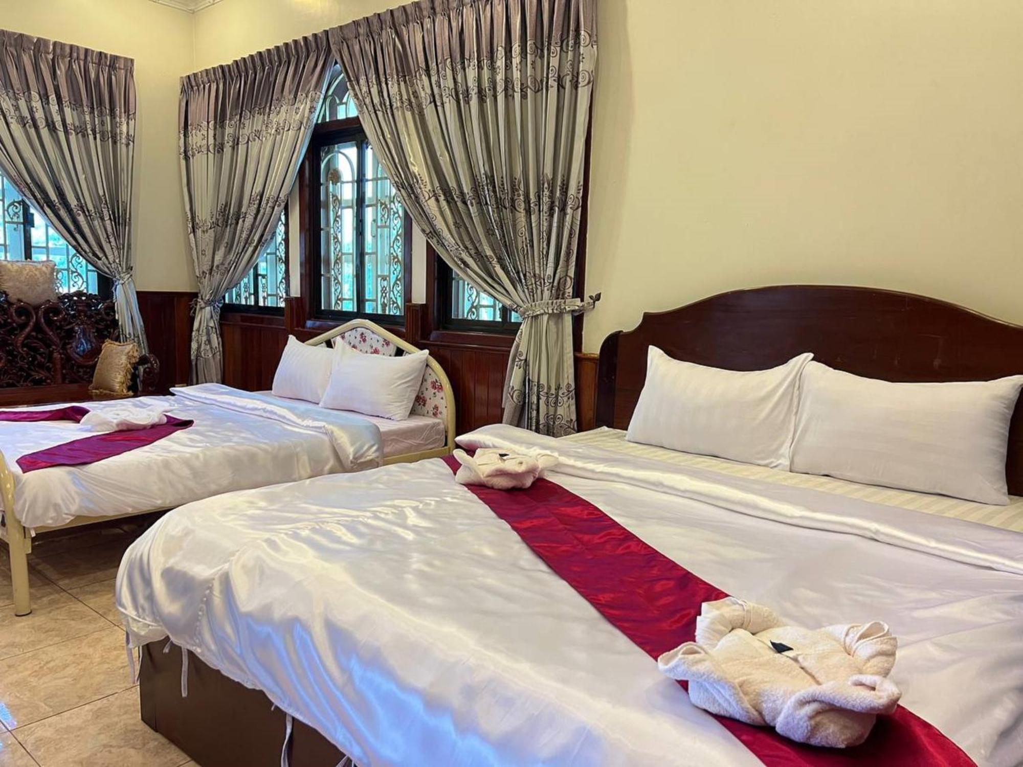 Lotus Blanc Homestay Villa Баттамбанг Экстерьер фото